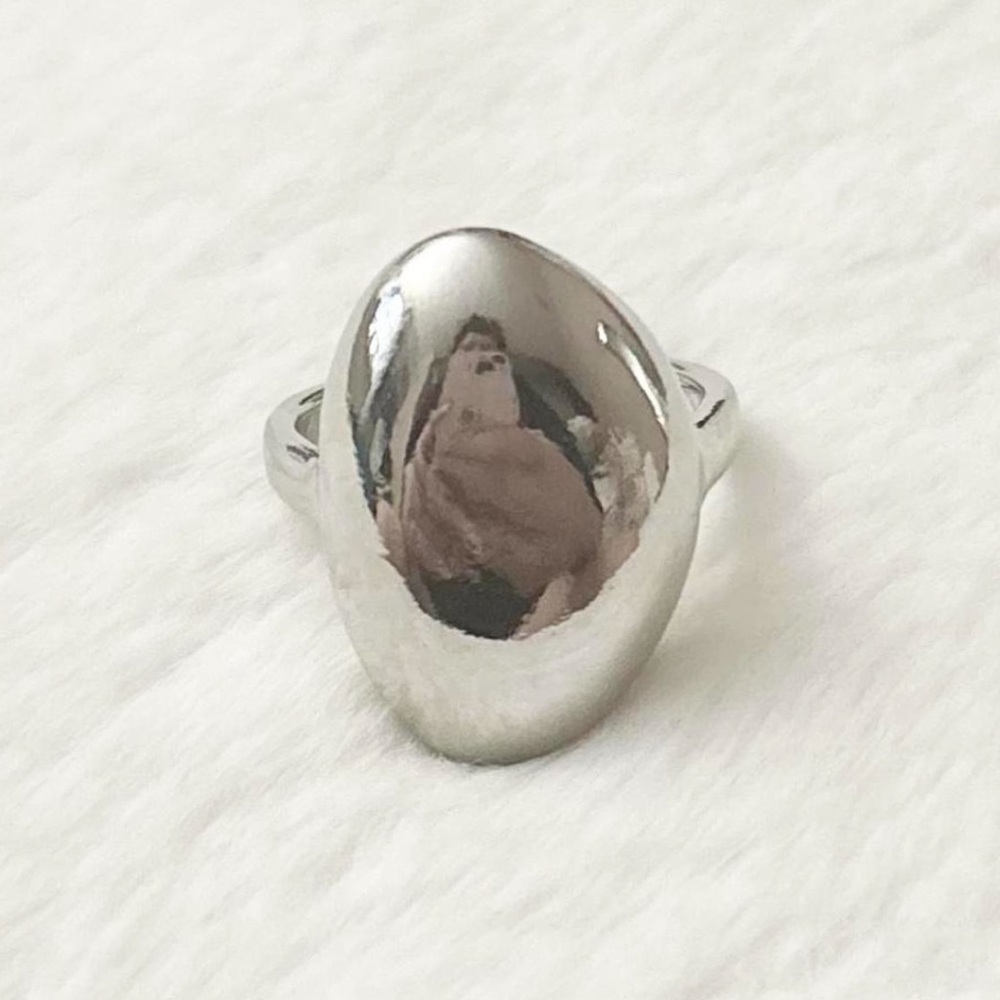 5/$15 🩷 MUST BUNDLE Polished Silver Oval Dome Ring - Classic Women's Statement